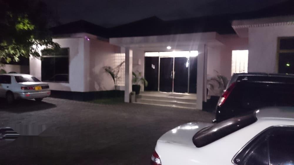 Transit Airport B&B Dar es Salaam Eksteriør billede
