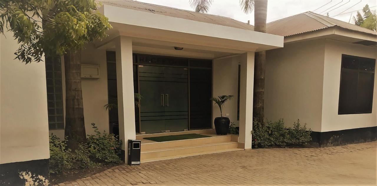 Transit Airport B&B Dar es Salaam Eksteriør billede