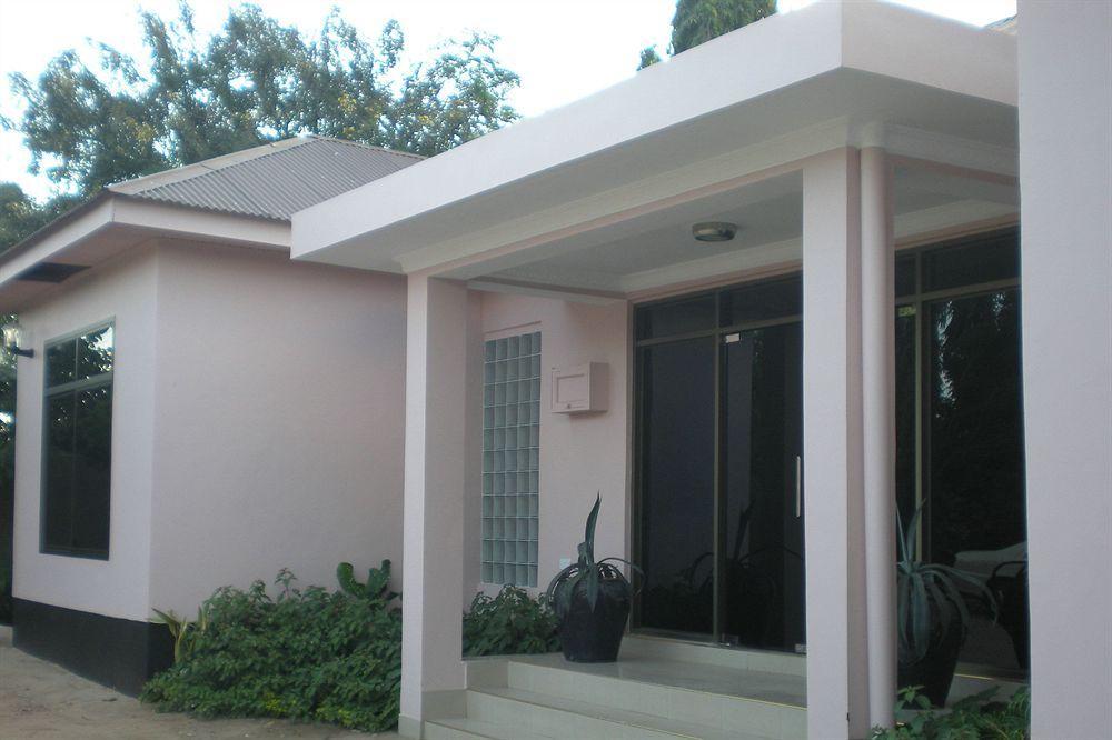 Transit Airport B&B Dar es Salaam Eksteriør billede